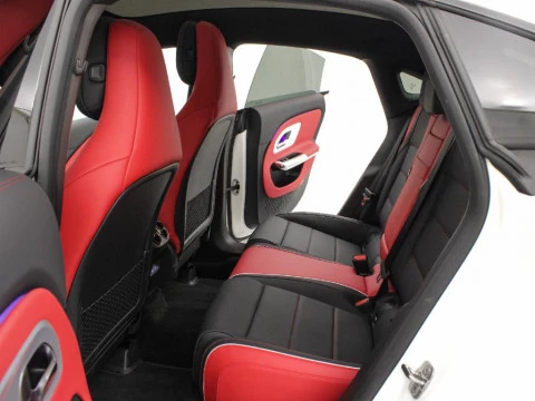 Mercedes-Benz CLA 1.5 CLA 180 MHEV DCT 136 4P