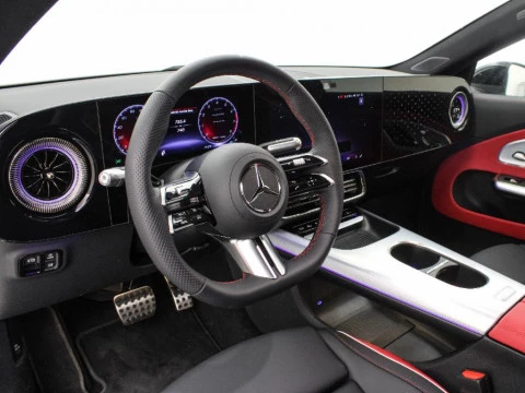 Mercedes-Benz CLA 1.5 CLA 180 MHEV DCT 136 4P