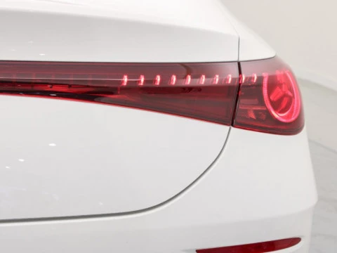 Mercedes-Benz CLA 1.5 CLA 180 MHEV DCT 136 4P