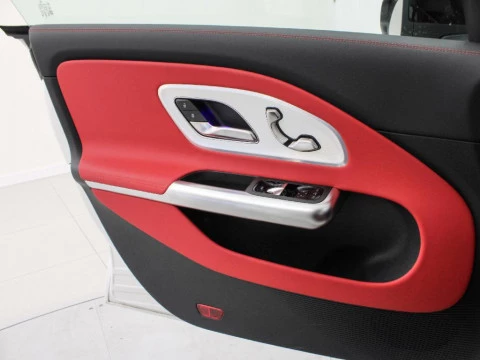 Mercedes-Benz CLA 1.5 CLA 180 MHEV DCT 136 4P