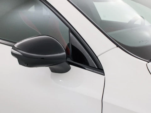 Mercedes-Benz CLA 1.5 CLA 180 MHEV DCT 136 4P