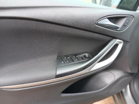 Opel Astra 1.6 CDTI 81KW 120 ANIVERSARIO S/S 5P Opel Astra 1.6 CDTI 81KW 120 ANIVERSARIO S/S 5P