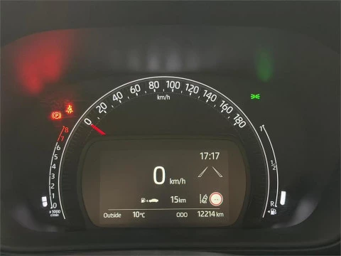 Toyota Aygo X Cross Cross Play