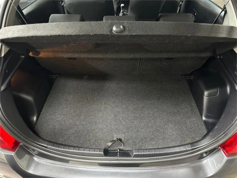 Toyota Yaris 1.3 Active