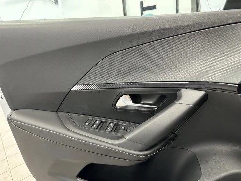 Peugeot 2008 Allure Gasolina 100 S&S 6 Vel. MAN