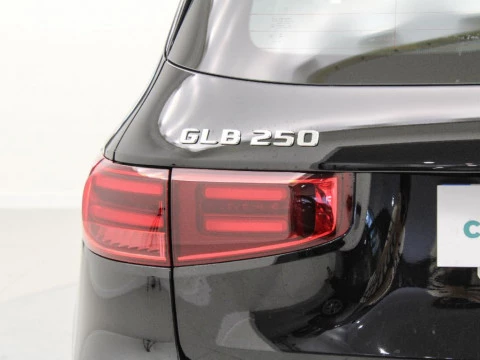 Mercedes-Benz GLB 250 4MATIC