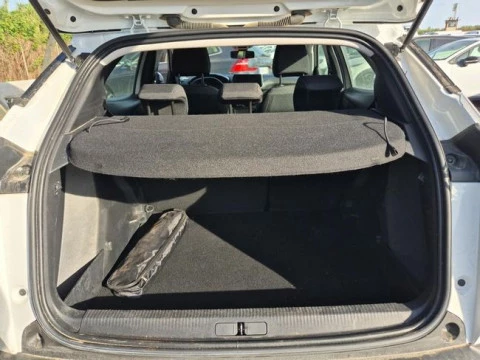 Peugeot 2008 Active BlueHDI 100 S&S BVM6