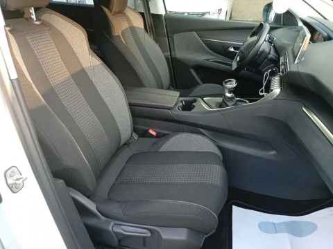 Peugeot 5008 Active 1.5L BlueHDi 96kW (130CV) S&S