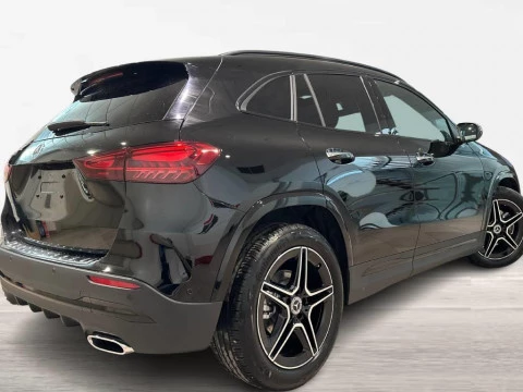 Mercedes-Benz GLA 250 e con tecnología híbrida EQ