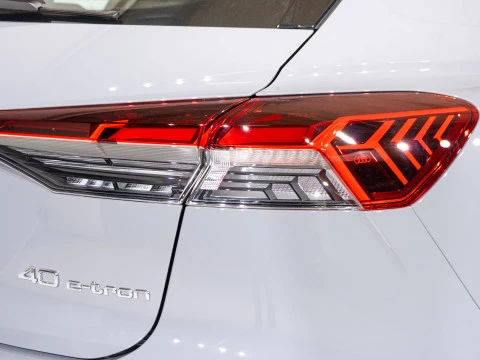 Audi Q4 e-tron Genuine edition 45 e-tron 210kW 82kWh