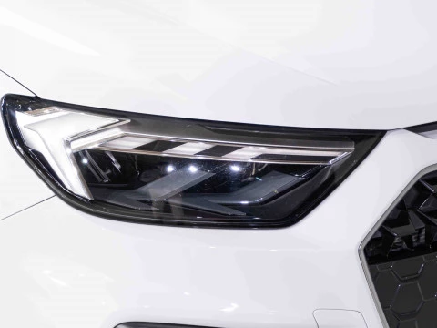 Audi A1 Sportback Adrenal Black 30TFSI 85kW S tr