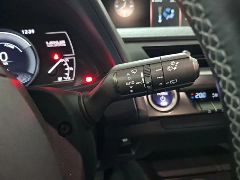 Lexus UX 300e Business