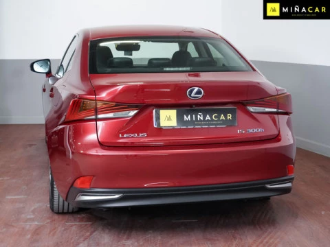 Lexus IS 300h Business 164 kW (223 CV)