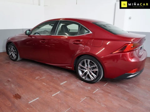 Lexus IS 300h Business 164 kW (223 CV)