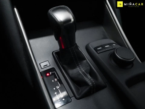 Lexus IS 300h Business 164 kW (223 CV)