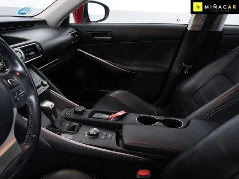 Lexus IS 300h Business 164 kW (223 CV)