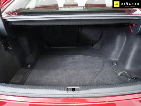 Lexus IS 300h Business 164 kW (223 CV)