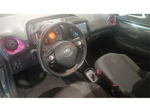 Toyota Aygo 5P x-style 70 Automático (x-shift)
