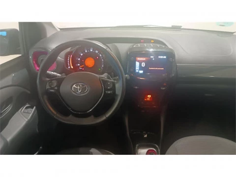 Toyota Aygo 5P x-style 70 Automático (x-shift)