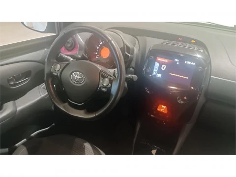 Toyota Aygo 5P x-style 70 Automático (x-shift)