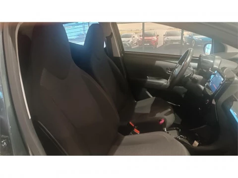 Toyota Aygo 5P x-style 70 Automático (x-shift)