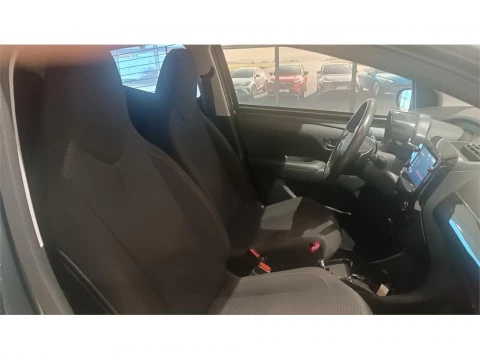 Toyota Aygo 5P x-style 70 Automático (x-shift)