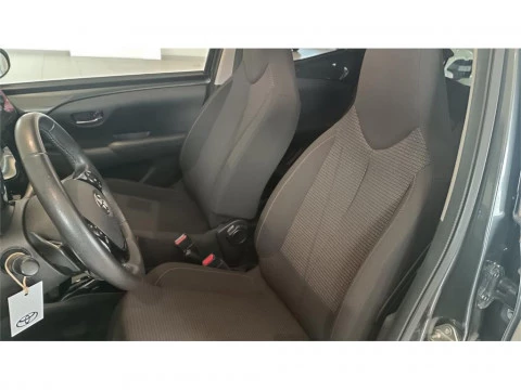 Toyota Aygo 5P x-style 70 Automático (x-shift)