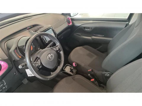 Toyota Aygo 5P x-style 70 Automático (x-shift)
