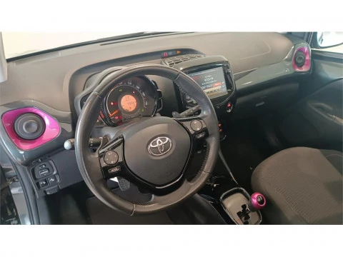 Toyota Aygo 5P x-style 70 Automático (x-shift)