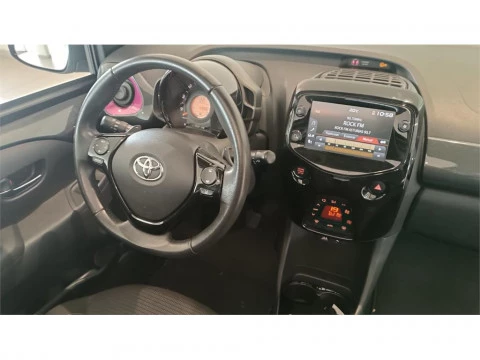 Toyota Aygo 5P x-style 70 Automático (x-shift)
