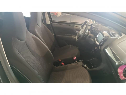 Toyota Aygo 5P x-style 70 Automático (x-shift)