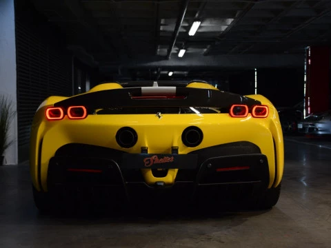 Ferrari SF90 4.0 V8 T Spider