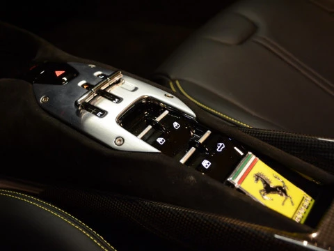 Ferrari SF90 4.0 V8 T Spider