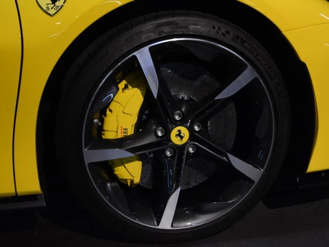 Ferrari SF90 4.0 V8 T Spider