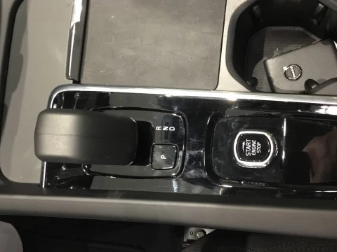 Volvo XC60 B4 Core (Diésel)