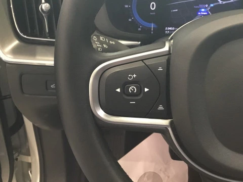 Volvo XC60 B4 Core (Diésel)