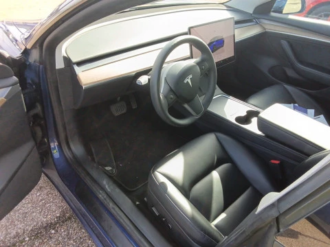 Tesla Model 3 RWD