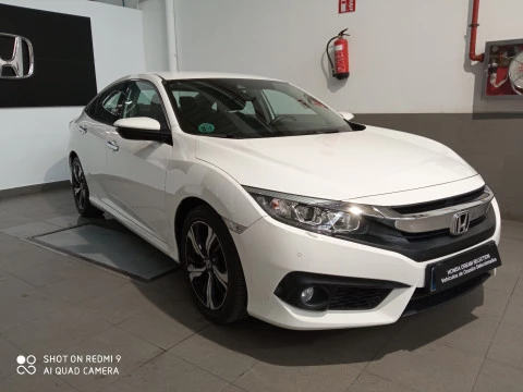 Honda Civic 1.5 VTEC Turbo Sedan Elegance Navi Automático 182 CV Honda Civic 1.5 VTEC Turbo Sedan Elegance Navi Automático 182 CV