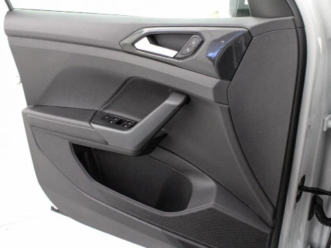 Volkswagen T-Cross 1.5 TSI 110KW DSG R-LINE 150 5P