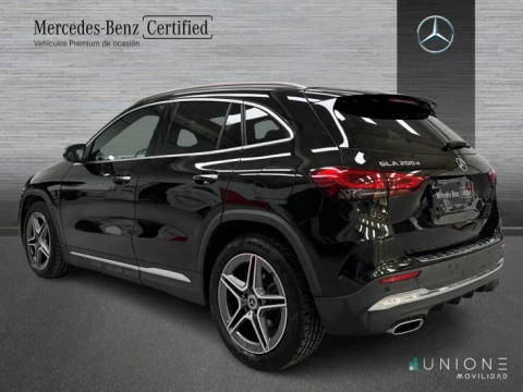 Mercedes-Benz GLA  200 d