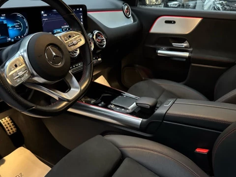 Mercedes-Benz GLA  200 d