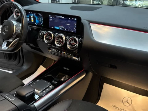 Mercedes-Benz GLA  200 d