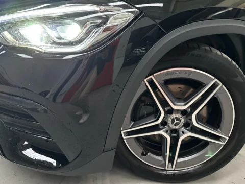 Mercedes-Benz GLA  200 d