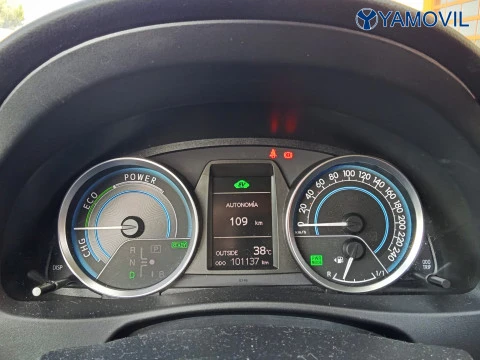 Toyota Auris Hybrid Active 100 kW (136 CV)
