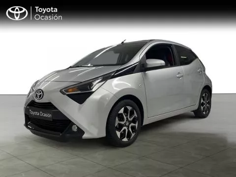 Toyota Aygo 1.0 70 x-play 53 kW (72 CV)