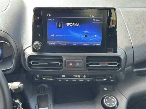 Toyota Proace City Verso L1 2PL FAMILY ACTIVE 50kWh (136 hp) E-Toggle