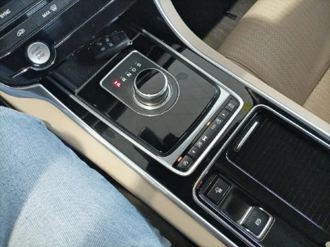 Jaguar XF 2.0D 132kW (180CV) Prestige Auto