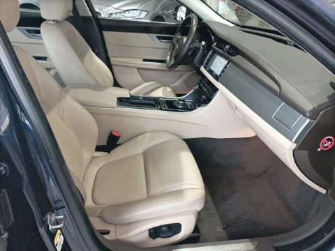 Jaguar XF 2.0D 132kW (180CV) Prestige Auto