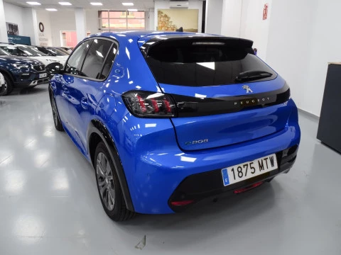 Peugeot e-208 Allure Eléctrico 136 (100 Kw)