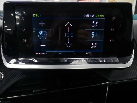 Peugeot e-208 Allure Eléctrico 136 (100 Kw)